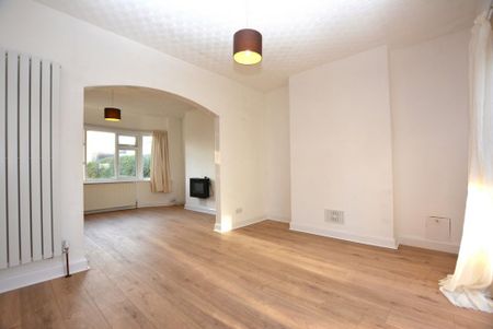 3 bedroom semi-detached house to rent - Photo 2