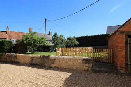 2 Bedroom Cottage to Rent in Stable Hill, Brigstock, Kettering, NN14 - Photo 2