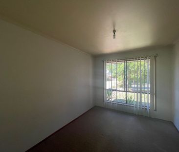 Large Family Home with Pool - Photo 5