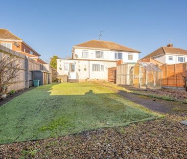 3 bedroom semi-detached house - Photo 3