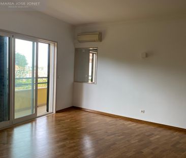 Óptimo T1 sem móveis condomínio com piscina - Photo 3