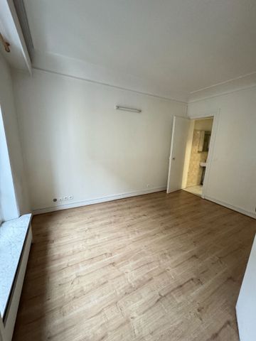 Appartement Paris 3 pièce(s) 64.67 m2 - Photo 2