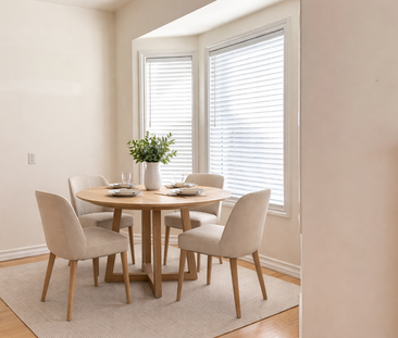 Top Floor Corner Loft | 2 Bed + 2 Bath | Underground Parking | Heat... - Photo 4