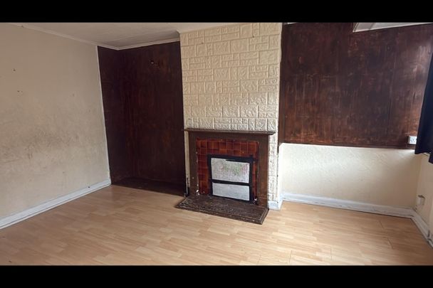 3 Bed Detached House, Roslyn Close, CR4 - Photo 1