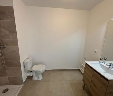 Location Appartement 2 pièces LES ANGLES 30133 - Photo 2