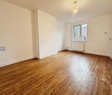 3 bedroom end of terrace house to rent - Photo 1