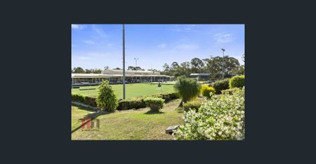 MODERN TOWNHOUSE READY TO LEASE! - Photo 5