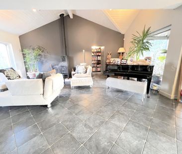 VERY BEAUTIFUL SINGLE FAMILY HOUSE OF 250 m2 LIVING AREA WITH LARGE... - Foto 1