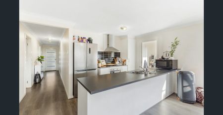 Spacious 4 Bedroom Home - Photo 3