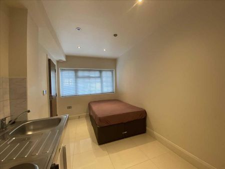 Studio to rent - Photo 2