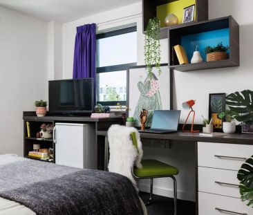 Extra Large Standard Double Ensuite - Photo 3