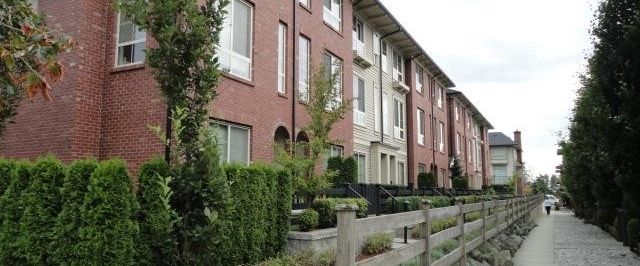 Mosaic in Grandview Heights - Spacious 3 Bedrooms/2.5 Baths - Photo 1