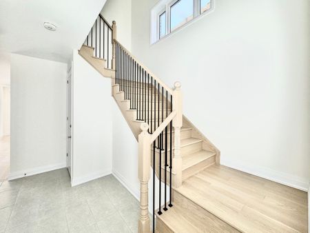 For Lease - 30 Sweet Cicely Street, Springwater, Ontario - Photo 3