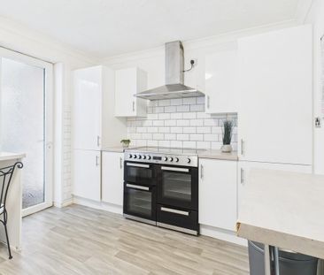 1 bedroom in a house share to rent - Photo 6