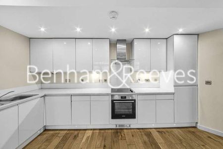 This Space, Nine Elms, SW8 - Photo 3