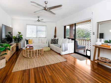 Bayview Heights Home with side access & large shed - Photo 2