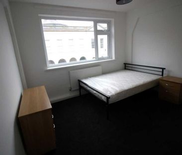 3 bedroom apartment to rent - Photo 5