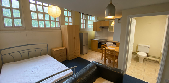 Studio to rent - Photo 2