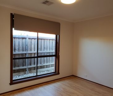 Lovely Renovated Unit - Photo 4