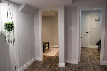 For Lease - 370 Chambers Crescent, Newmarket, Ontario - Photo 5