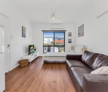 2/56 Nielson Street, Chermside, Qld 4032 - Photo 6