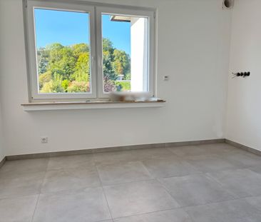 WIE NEU: 4-Zimmer-Wohnung mit Balkon in Paffrath in Gartenlage - Photo 1