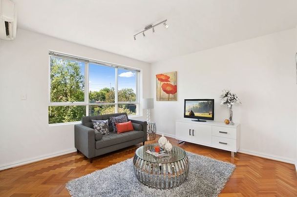 Light-Filled 1-Bedroom Gem in the Heart of Armadale - Photo 1