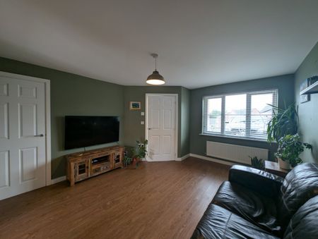 3 bedroom semi-detached house to rent - Photo 2