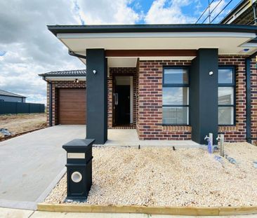 3 Bedroom Home in Near New Condition - Photo 1