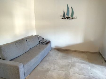 Location Appartement 2 pièces 46m² ROQUEFORT 13830 - Photo 2
