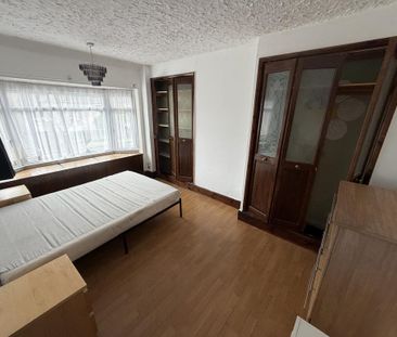 3 bedroom semi-detached house to rent - Photo 4