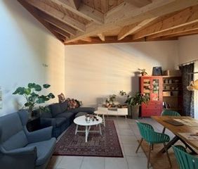 Charmante 4.5-Zimmer-Dachwohnung mit Bergpanorama in Susten - Photo 2