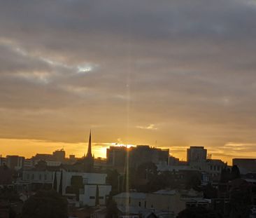 Dual Level Premium Penthouse with 180 Degree View of Melbourne City... - Photo 3