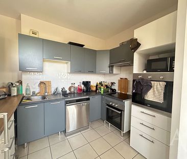 Location Appartement 3 pièces 73m² - Photo 4