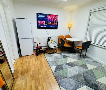 1 Bed Flat, Springbridge Road, M16 - Photo 1