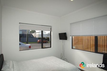 Furnished Room Available – Power & Internet Included! - Photo 3