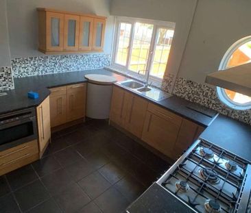 The Crescent, Woodlands, Doncaster, DN6 - Photo 6