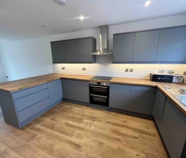 3 bedroom semi-detached house to rent - Photo 6