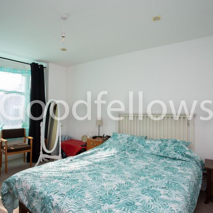 4 bedroom semi-detached house to rent - Photo 1