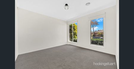 Beautiful spacious family home in heart of Wollert - Photo 5