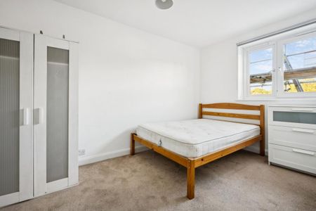 4 bedroom flat to rent - Photo 3