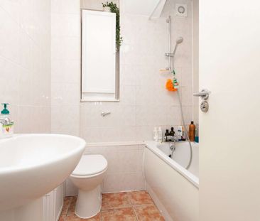 Private balcony features, in this well-proportioned, one bedroom flat. - Photo 1
