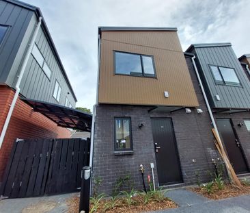 Cozy Townhouse in Mt Wellington - Photo 6