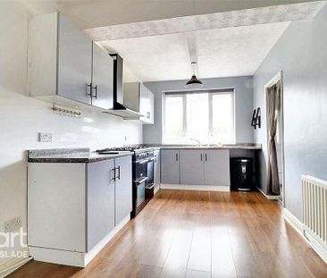 4 bedroom terraced house to rent - Photo 5
