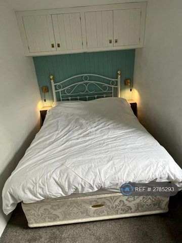 2 bedroom end of terrace house to rent - Photo 5