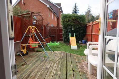 3 bedroom terraced house to rent - Photo 3