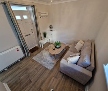 2 bedroom terraced house to rent - Photo 1