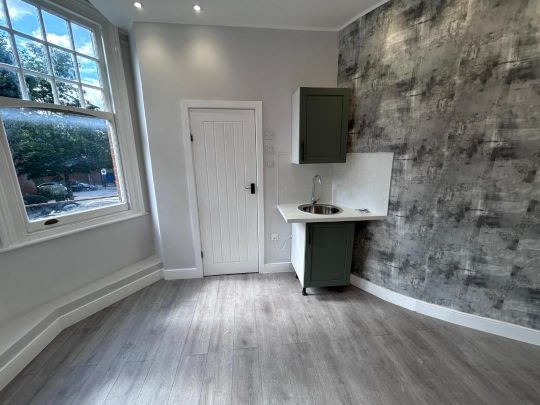Studio Flat, Fortis Green Road, N10 - Photo 1