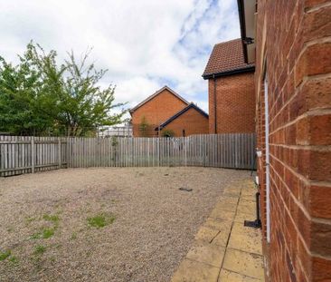 18 Redgrave Close, Heworth - Photo 6