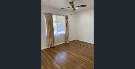 4 BEDROOM HOUSE WITH A SWIMMING POOL - Photo 4